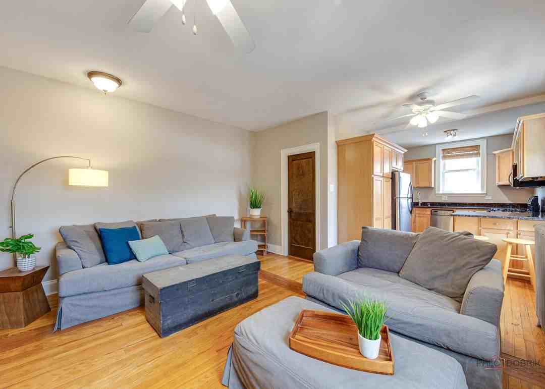 1949 W Argyle St #3 - Photo 6 of 11