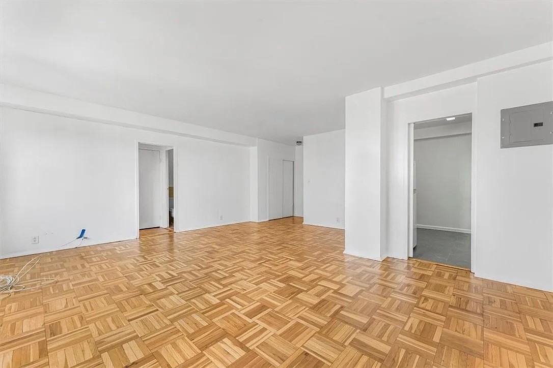 9 Fordham Hill Oval - Photo 3 of 14