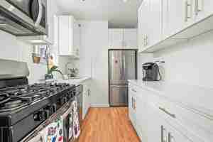 featured image of 640 W 231st St