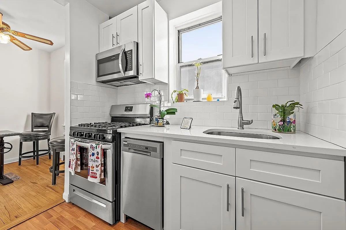 640 W 231St St - Photo 3 of 17