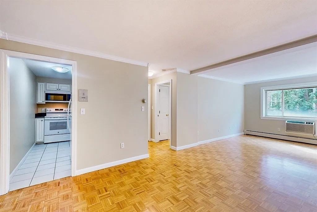 329 Harvard St - Photo 2 of 13