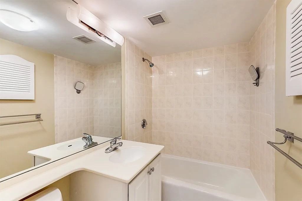329 Harvard St - Photo 6 of 13