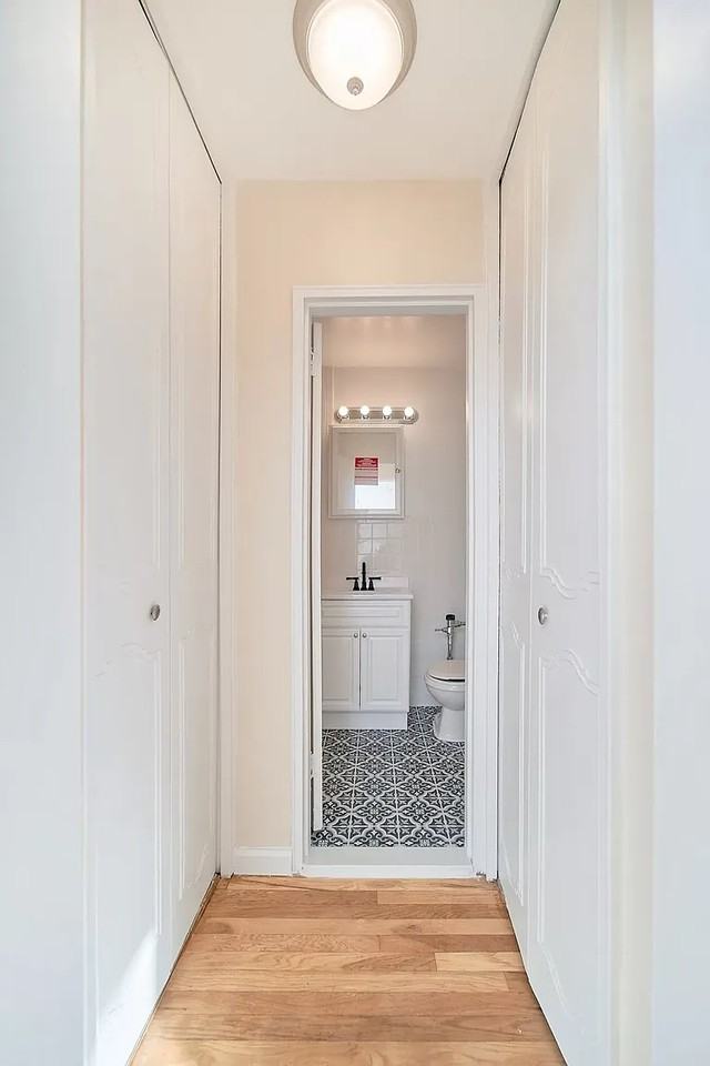 1200 E 53rd St #ZZ - Photo 5 of 9