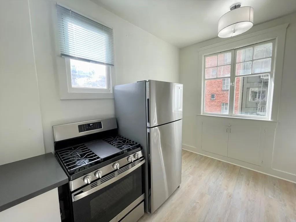 565 Geary St #310 - Photo 2 of 3