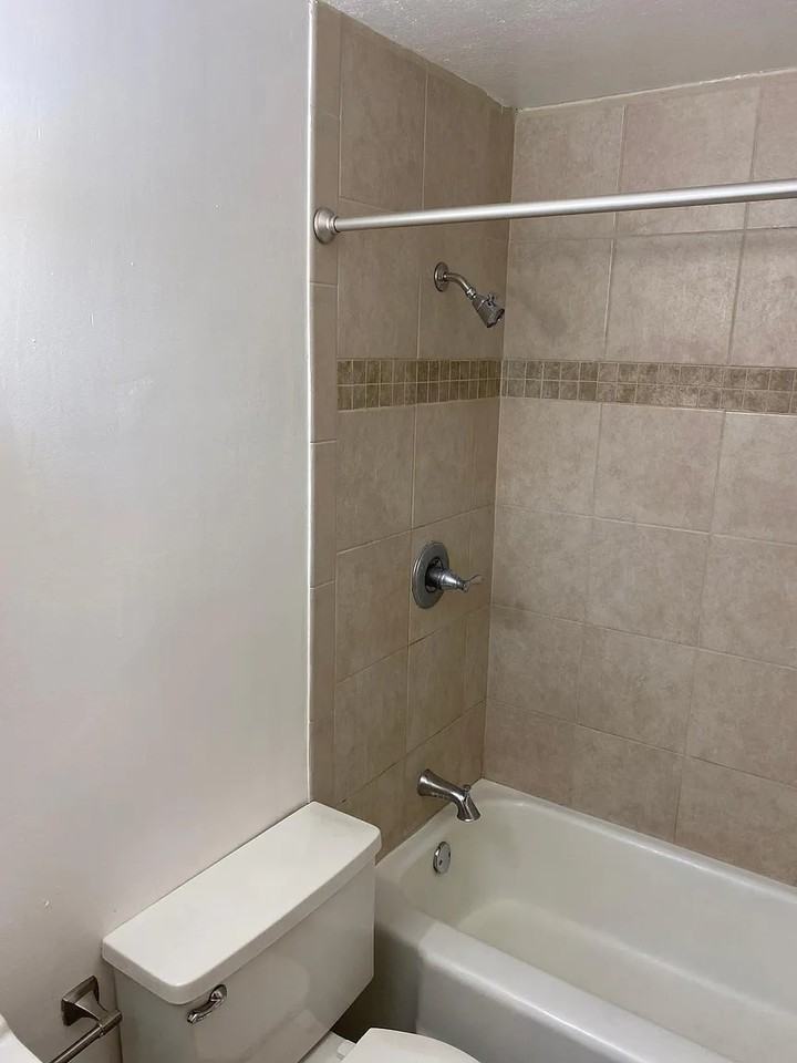 100 Morris St #9 - Photo 2 of 4