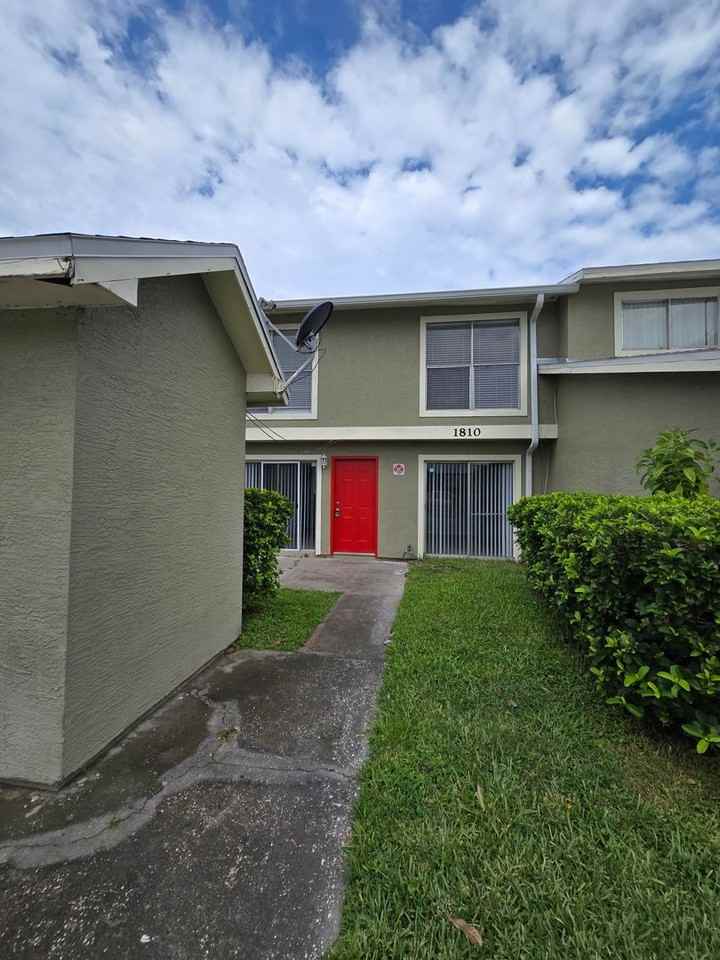 1810 Caralee Blvd - Photo 3 of 12