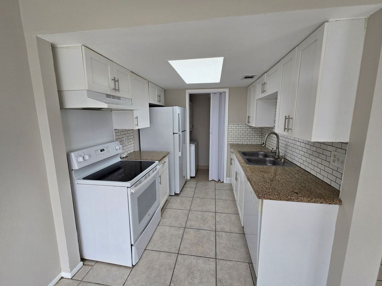 1810 Caralee Blvd - Photo 6 of 12