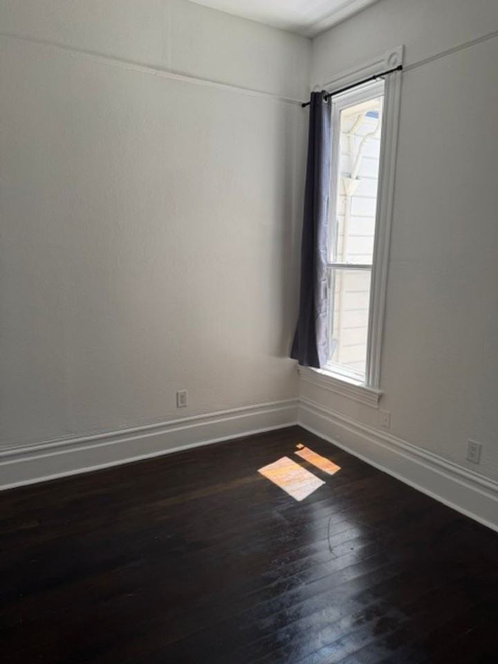 844 Isabella St - Photo 6 of 13