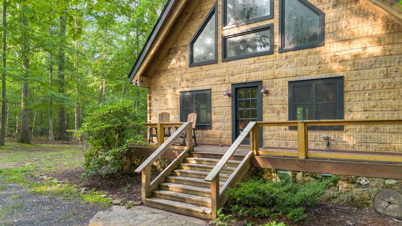 3770 Baxter Rd - Photo 7 of 39