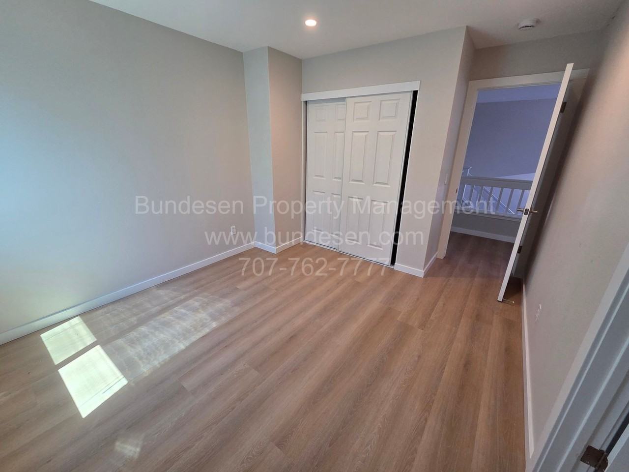 1736 Burgundy Ct - Photo 4 of 7