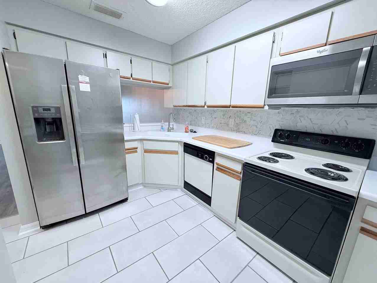 7294 Cloister Dr - Photo 4 of 17