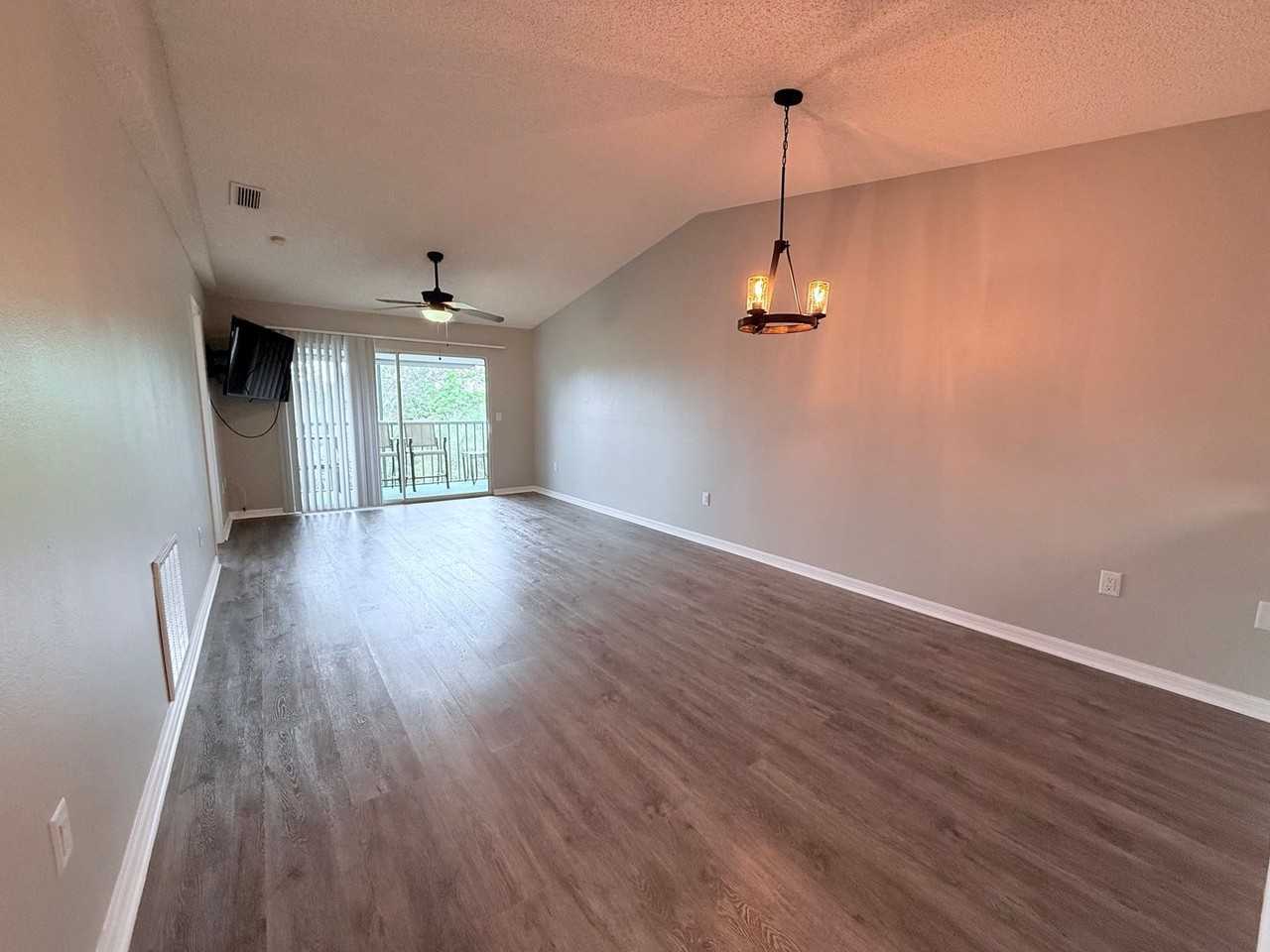 7294 Cloister Dr - Photo 5 of 17
