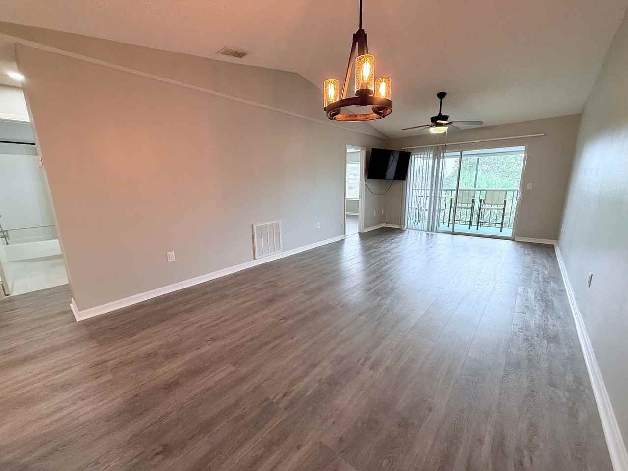 7294 Cloister Dr - Photo 7 of 17