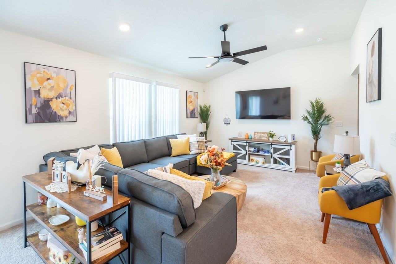 421 Red Dahlia Ln