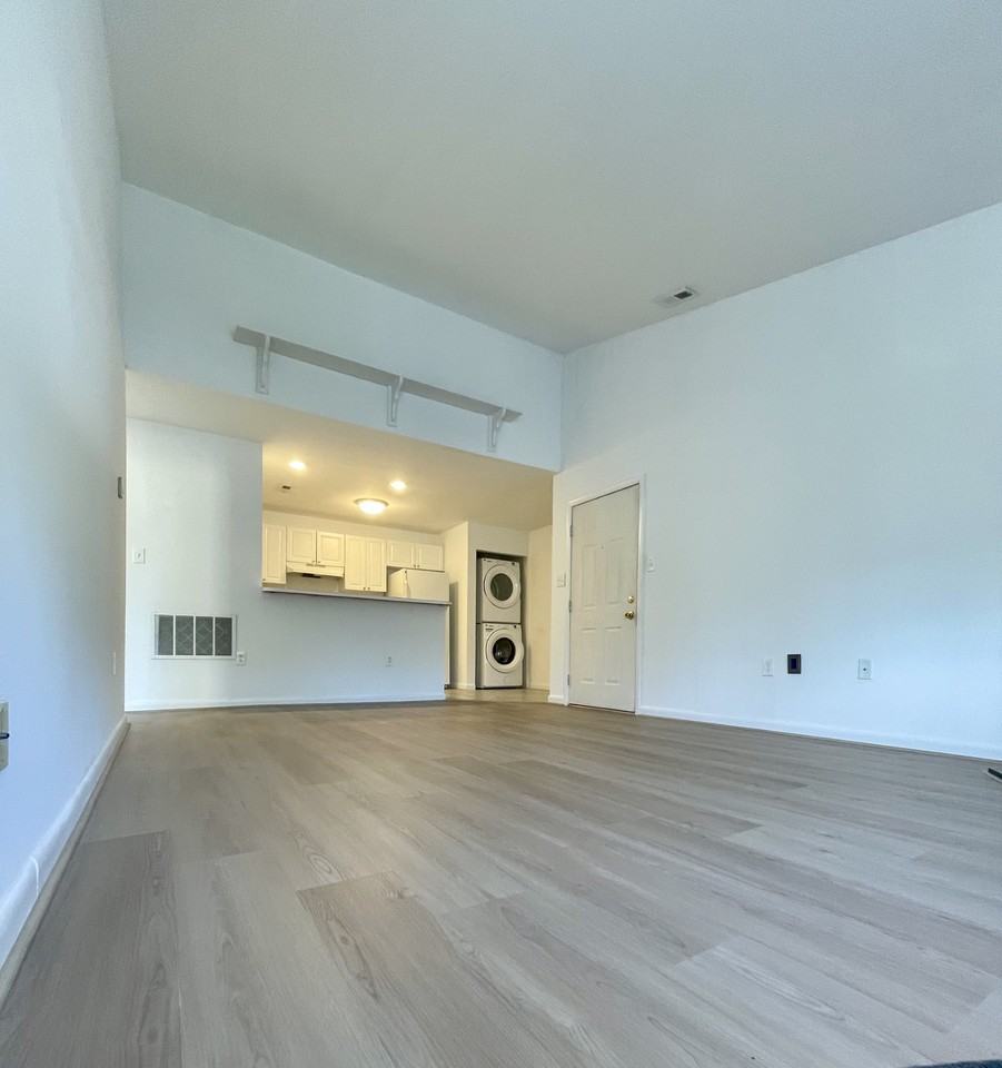 95 Driftwood Ct - Photo 4 of 11