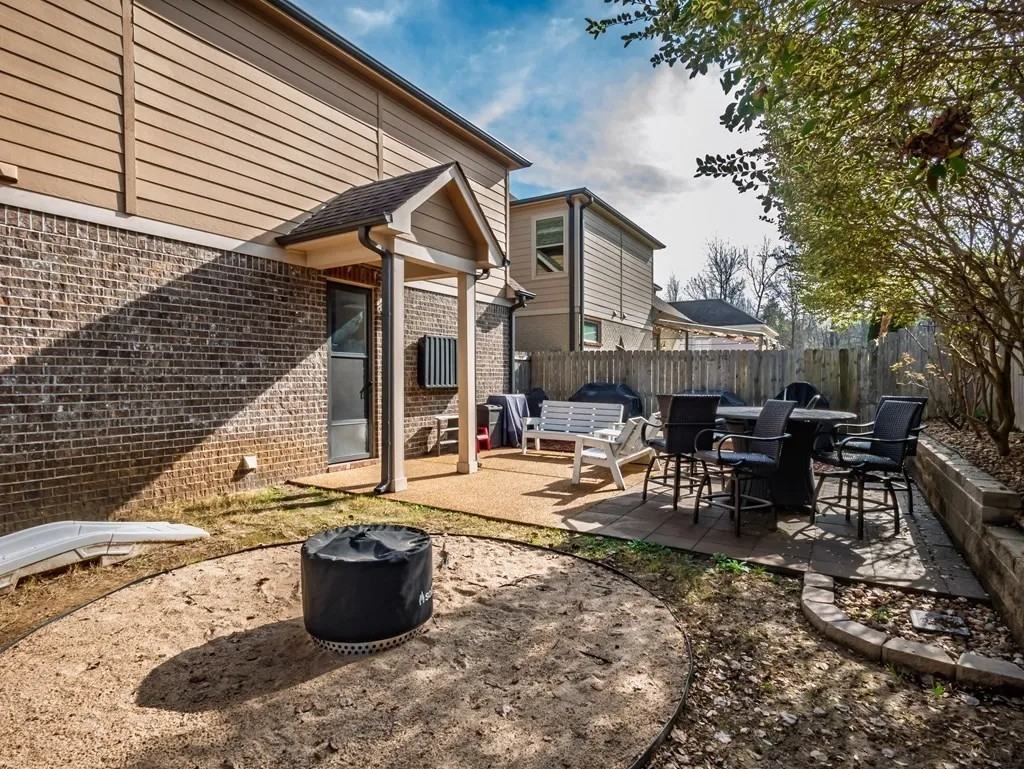 122 Westbury Cir #NA - Photo 2 of 19