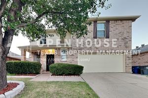 featured image of 3203 Kingsbrook Dr