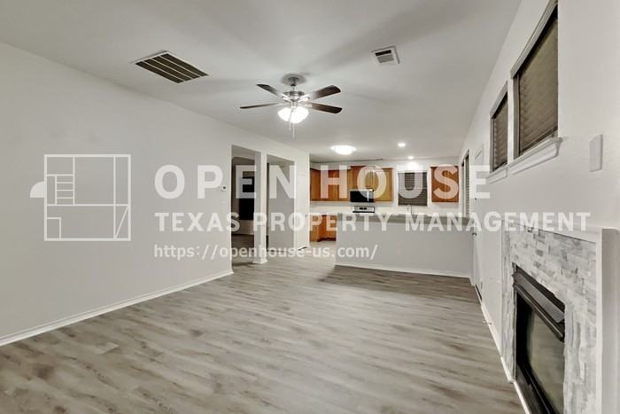 3203 Kingsbrook Dr - Photo 5 of 21