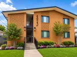 featured image of 4823 Gaston Ave