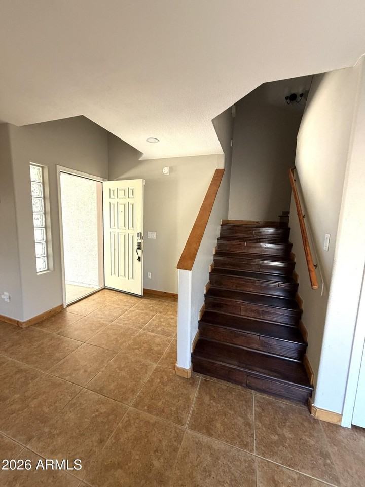 3002 S 92nd Cir - Photo 2 of 29