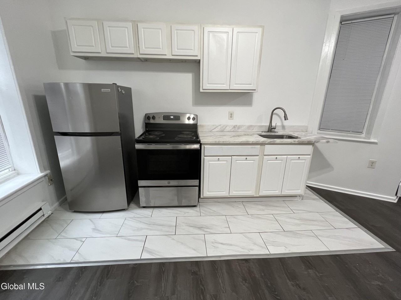150 4th St #2 - Photo 3 of 12