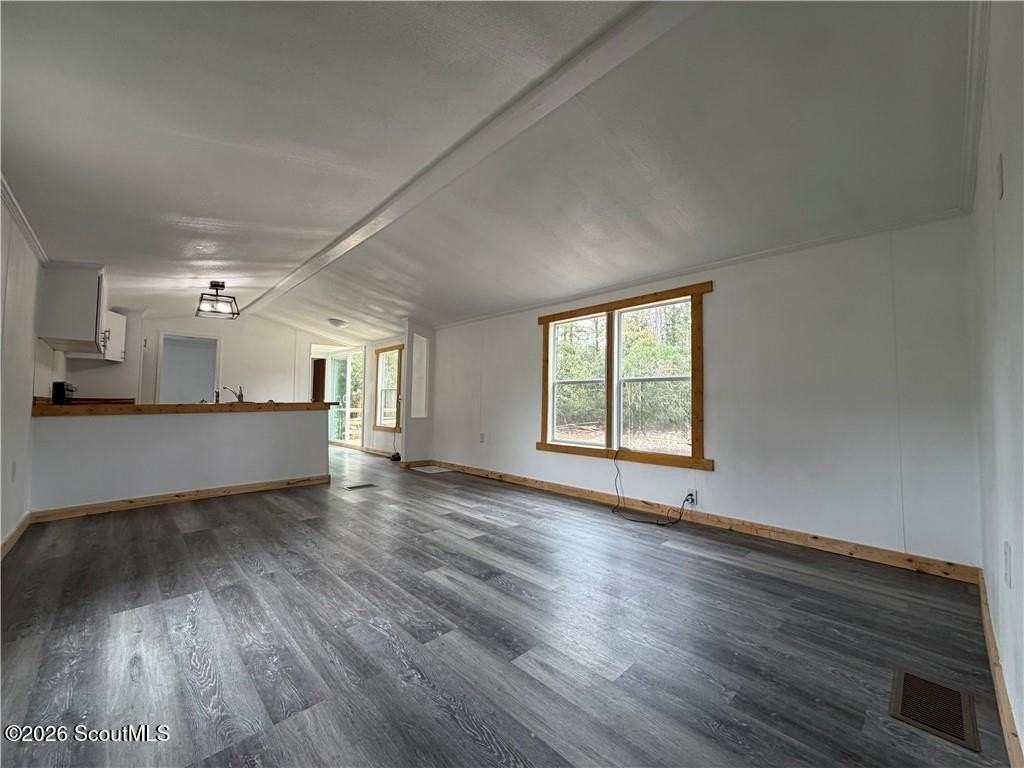 1222 White Dr Ne - Photo 5 of 19