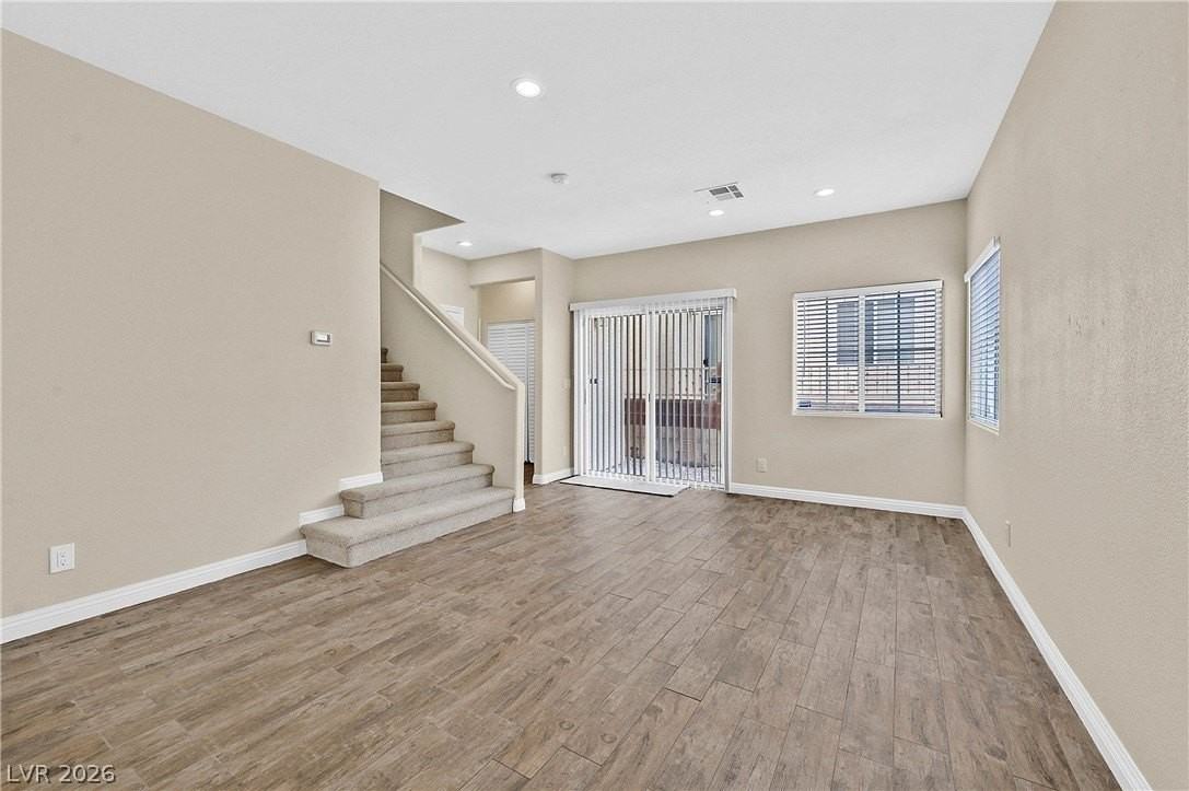 6355 Urban Creek Ct - Photo 3 of 25