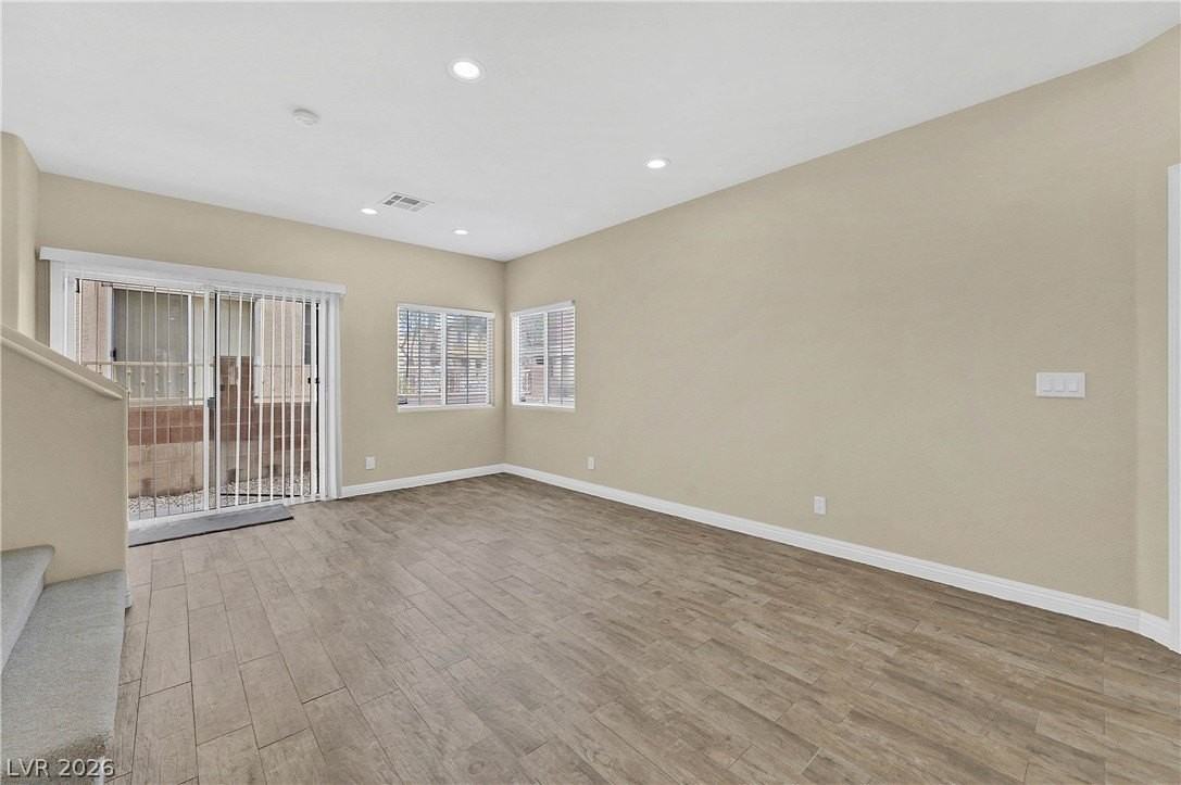 6355 Urban Creek Ct - Photo 4 of 25