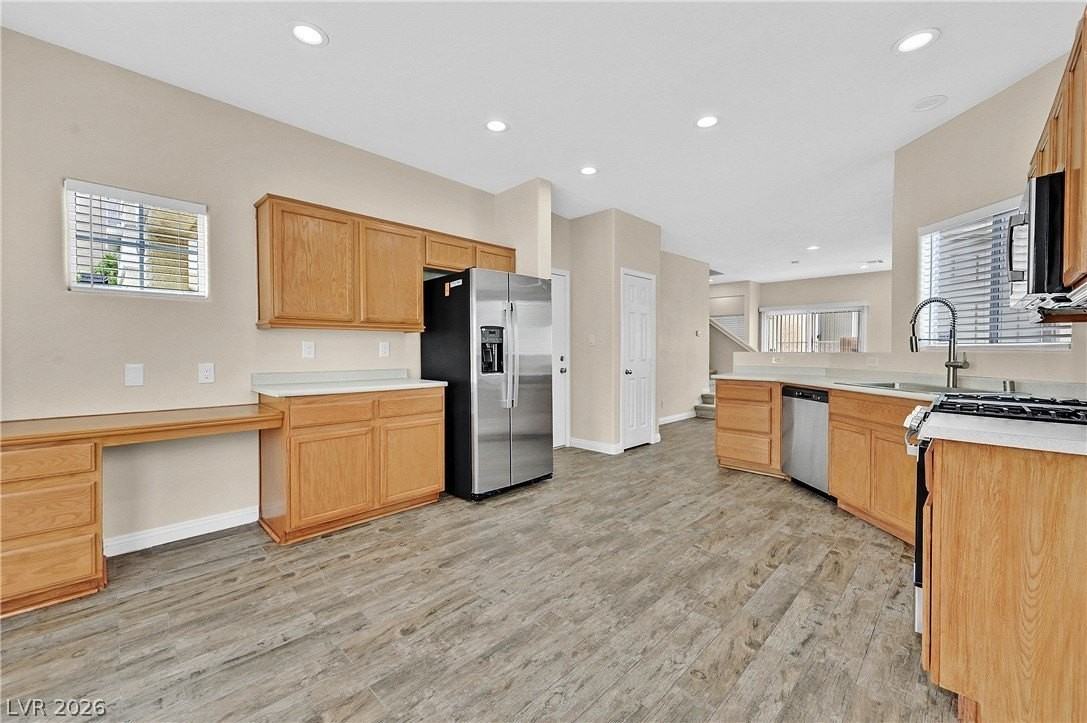 6355 Urban Creek Ct - Photo 6 of 25