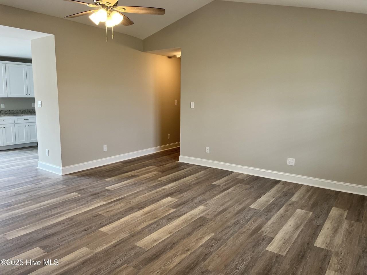 454 Crump Farm Rd - Photo 4 of 15