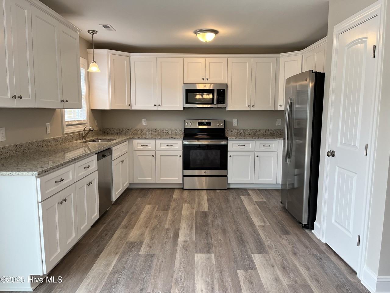 454 Crump Farm Rd - Photo 7 of 15