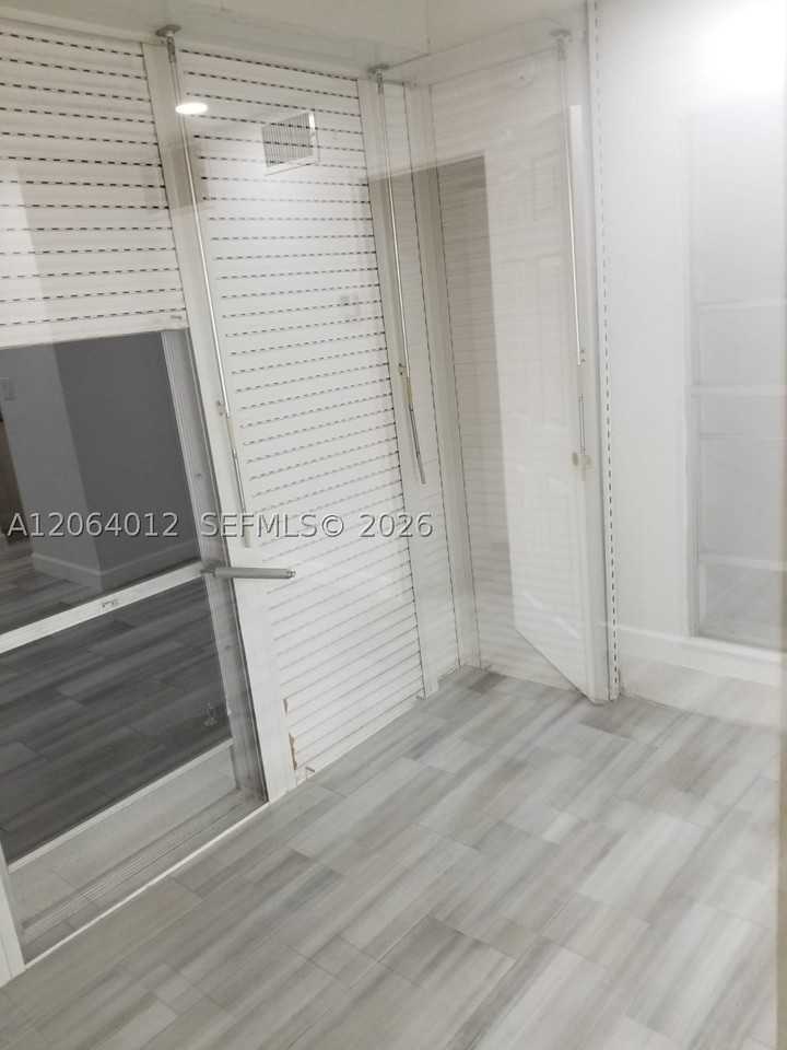 2990 Ne 16th Ave #105 - Photo 5 of 20