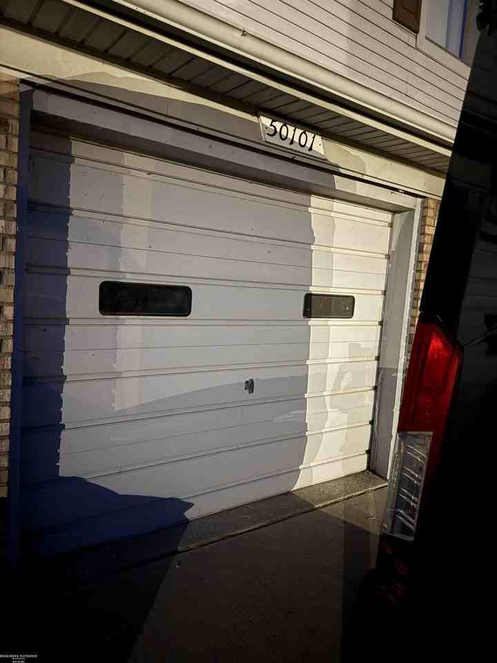 50101 S Horst Ct - Photo 4 of 15