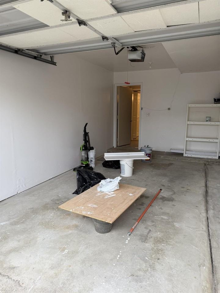 50101 S Horst Ct - Photo 5 of 15
