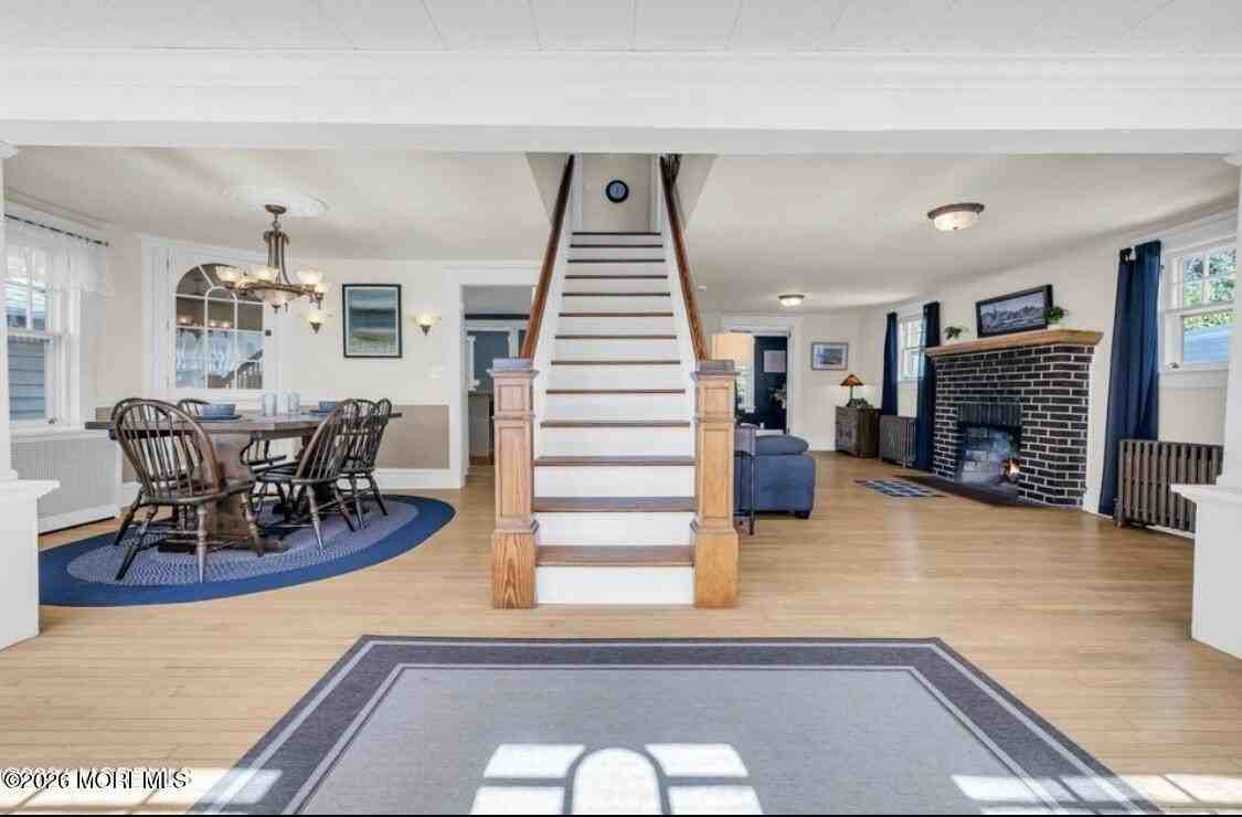 424 Burlington Ave - Photo 7 of 37