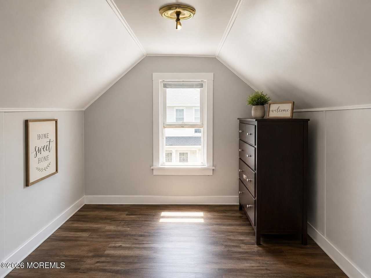 135 Whitehead Ave - Photo 6 of 9