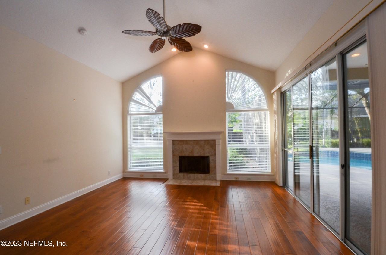 11712 Blackstone River Dr - Photo 2 of 34
