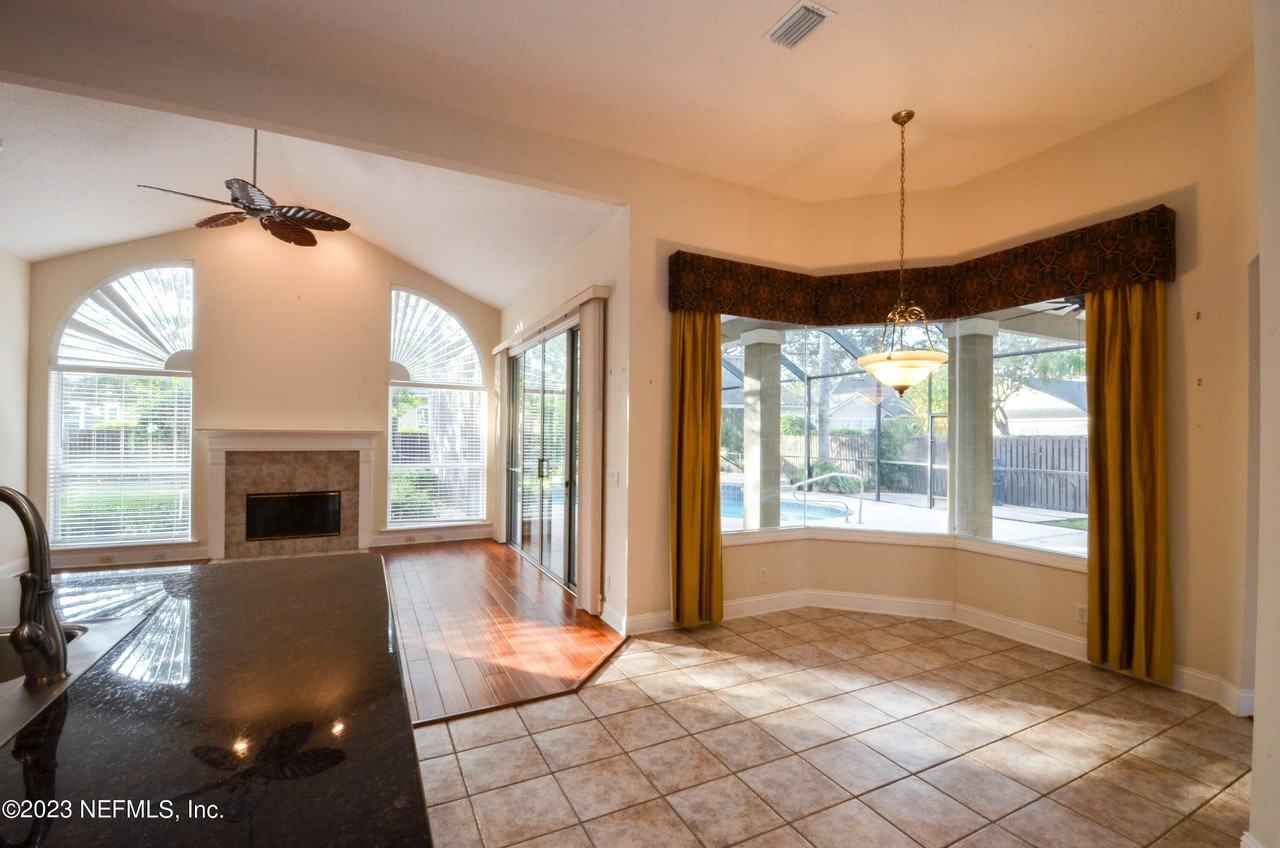 11712 Blackstone River Dr - Photo 6 of 34