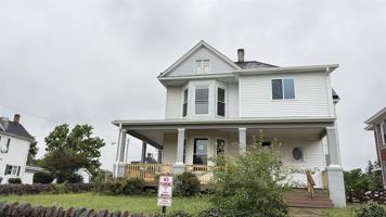 featured image of 1201 Grove Ave
