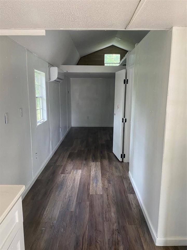 1332 County Road 3660 - Photo 5 of 10