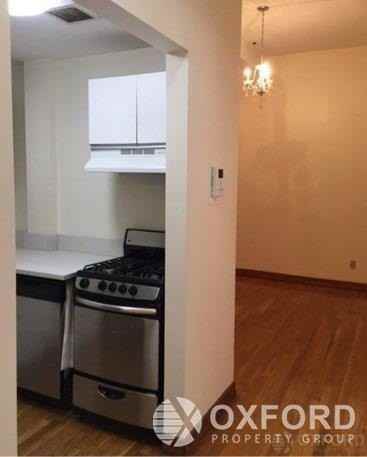 270 W 22nd St #2 - Photo 5 of 8