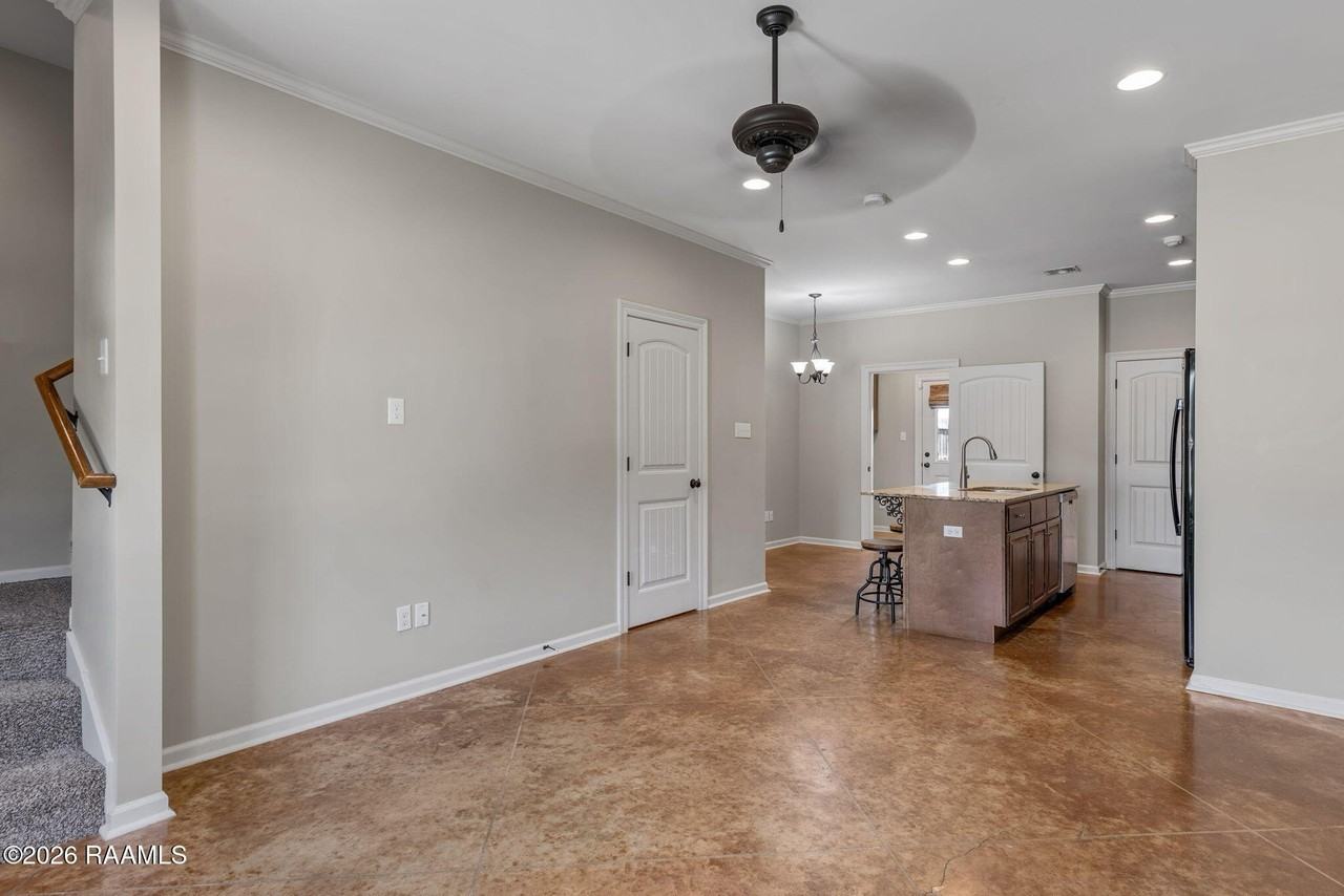 203 Ella St - Photo 3 of 15