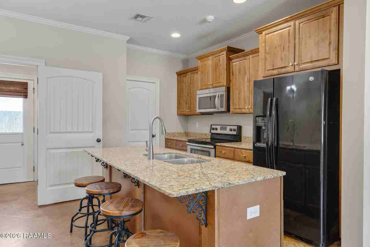 203 Ella St - Photo 6 of 15