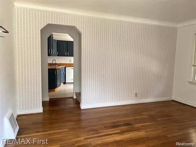 3102 N Blair Ave - Photo 4 of 14