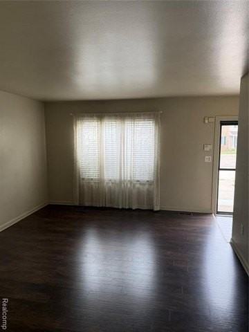 38129 Jamestown Dr - Photo 5 of 17