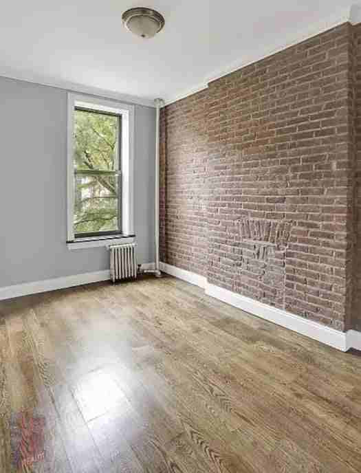 438 W 52nd St #7 - Photo 4 of 6