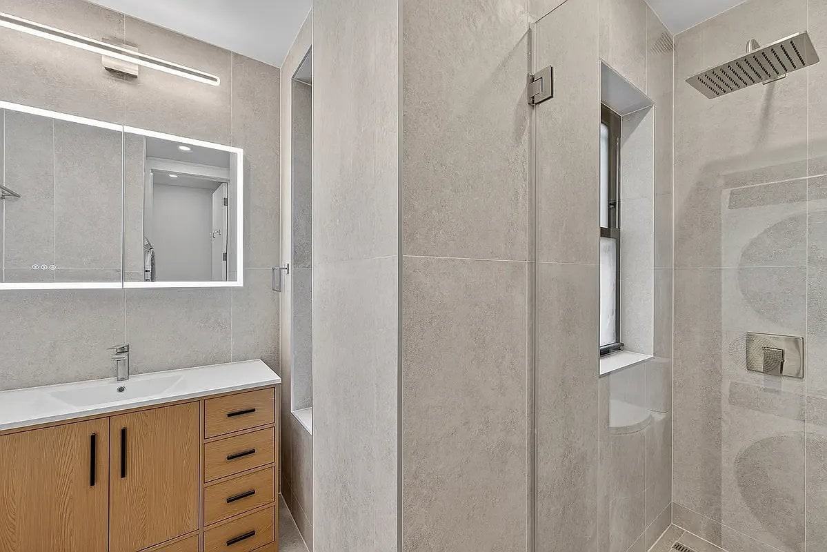 207 8th Ave #3R - Photo 6 of 8