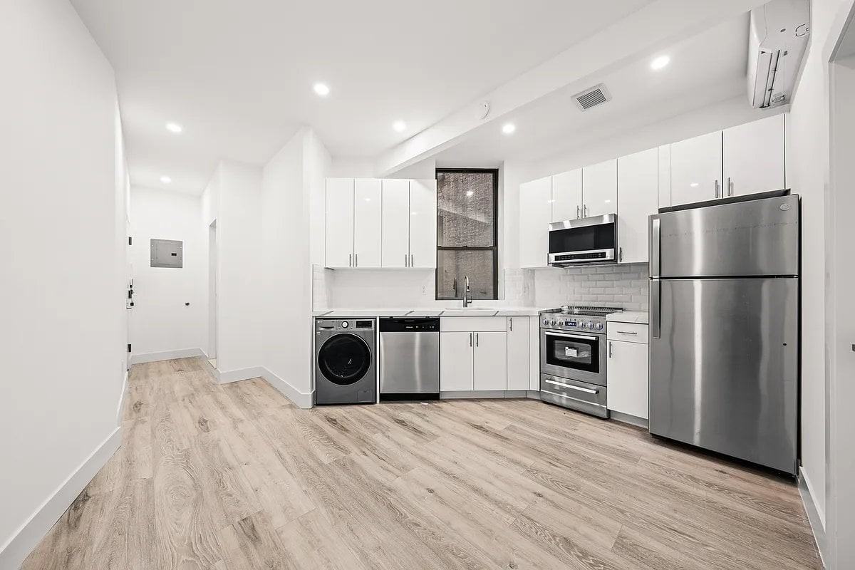 254 Broome St #7 - Photo 4 of 7