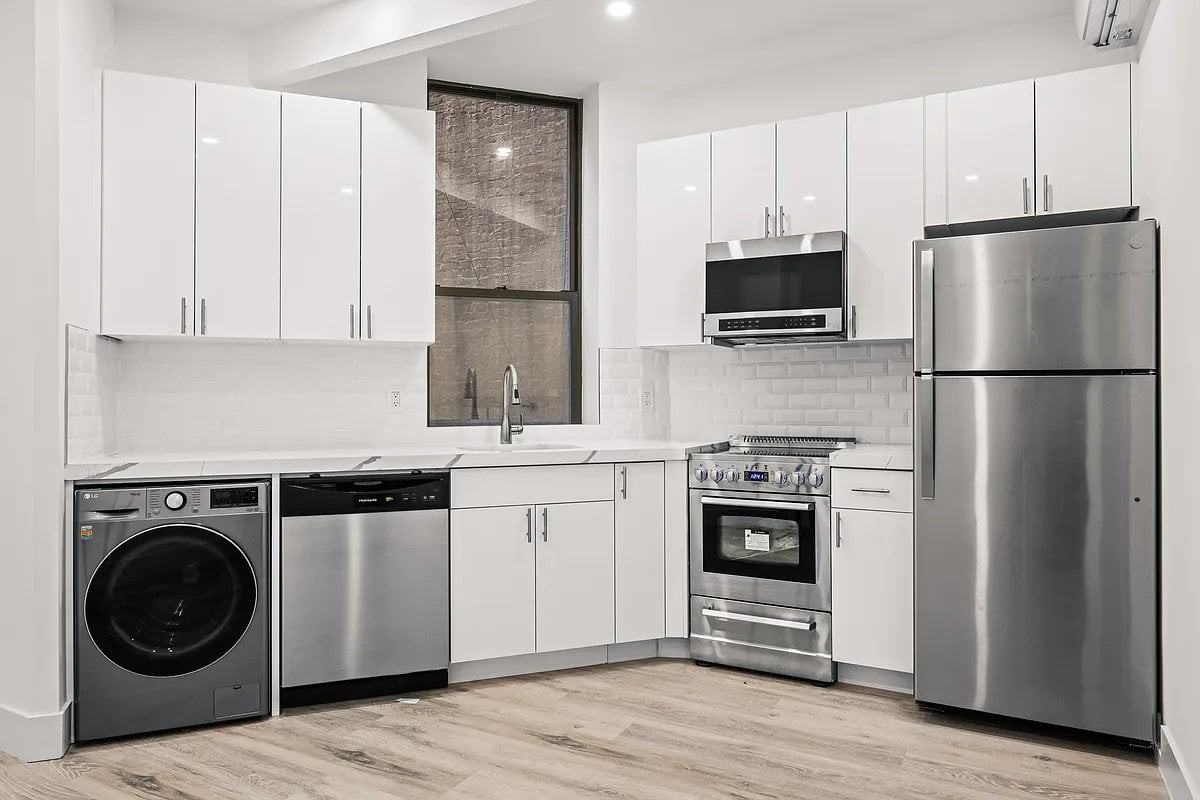 254 Broome St #7 - Photo 5 of 7