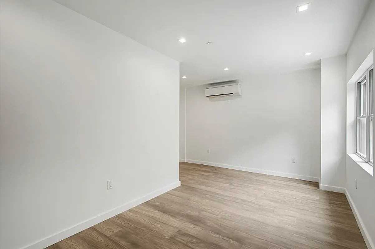 773 Hart St #1F - Photo 4 of 6